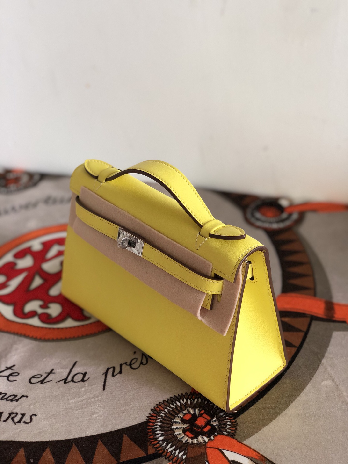 에르메스 미니 켈리백22 레몬 은장 스위프트